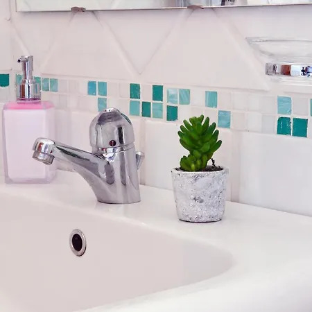 Mimi לינה וארוחת בוקר