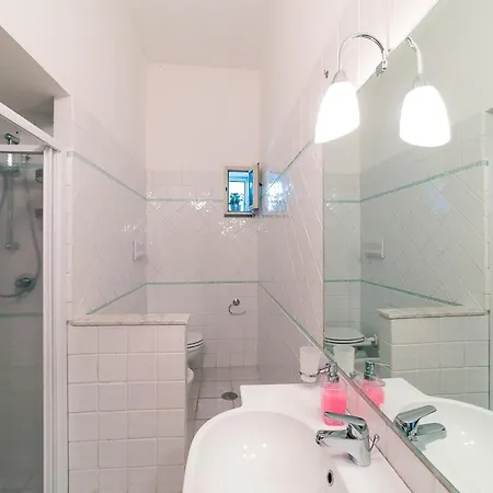 Mimi לינה וארוחת בוקר 3*