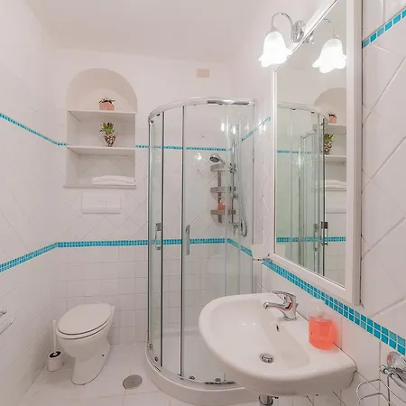 לינה וארוחת בוקר Mimi