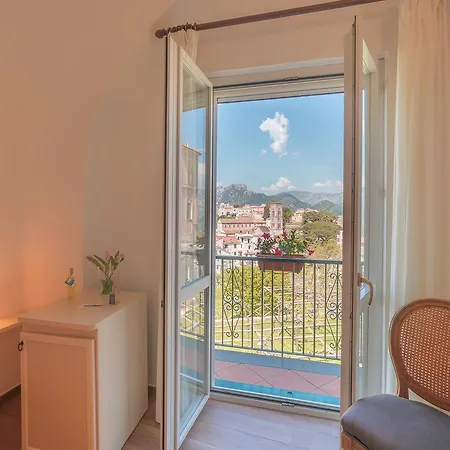 לינה וארוחת בוקר Mimi