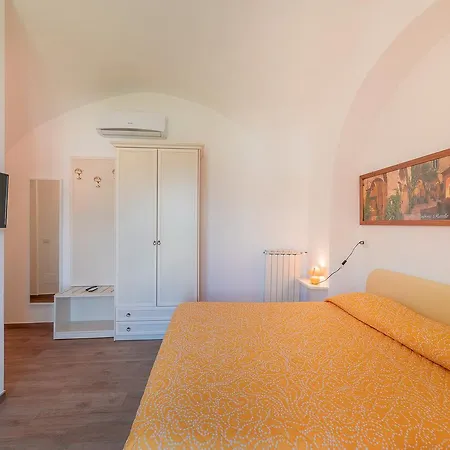 לינה וארוחת בוקר Mimi